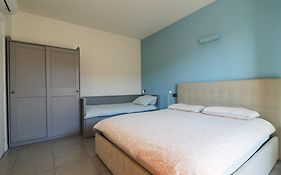 City Center - Modern Flat With Free Parking And Wifi - Apt A